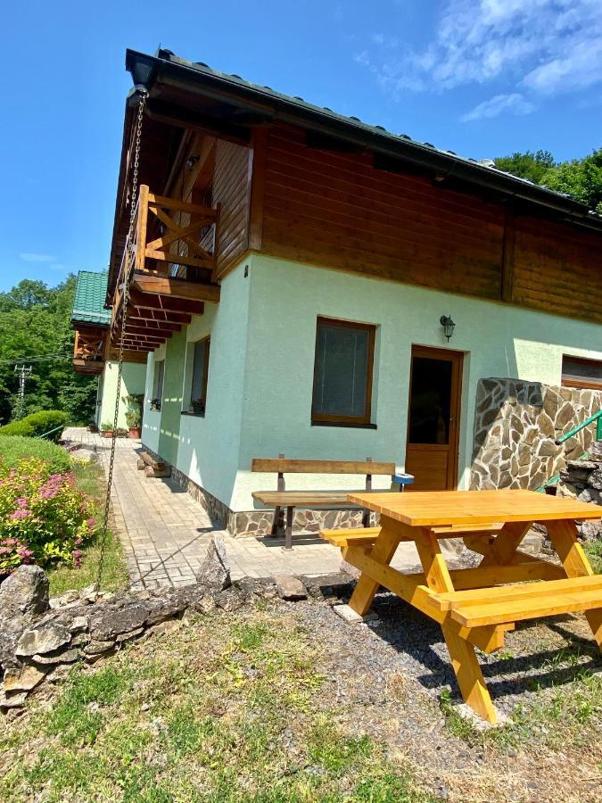 Apartmany Alma Vyhne Exterior foto